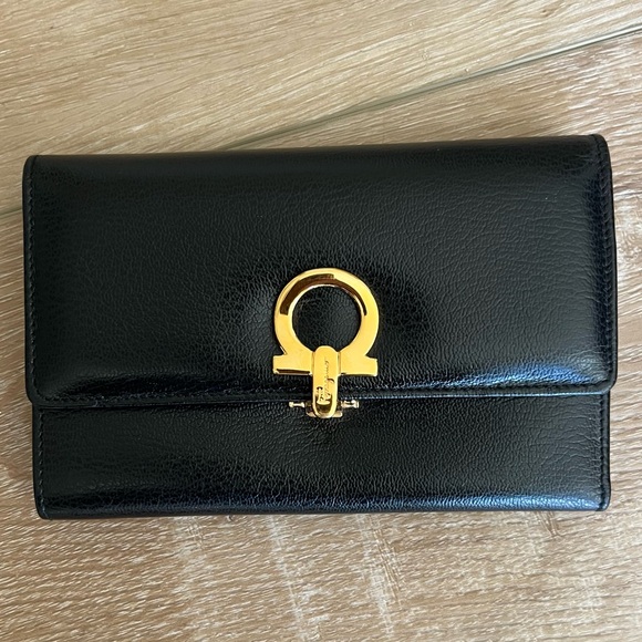 Salvatore Ferragamo Black Leather Wallet with Gold Gancini Detail - Picture 1 of 9